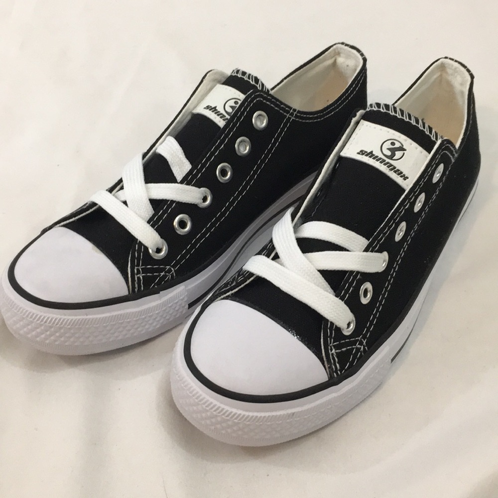 Shinmax low cut canvas shoe unisex